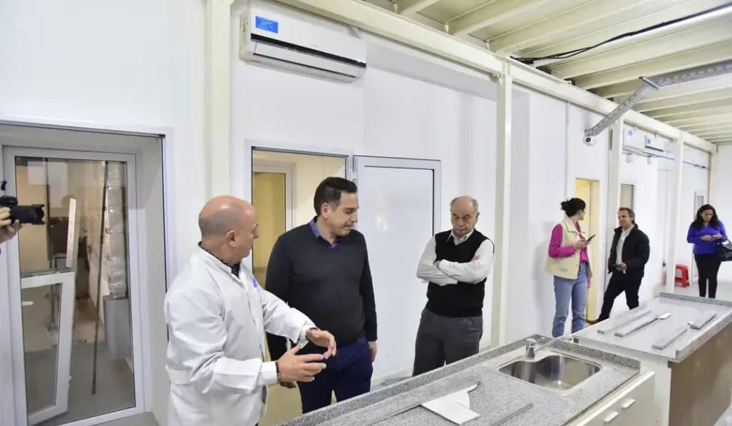 laboratorio farmacéutico municipal cba