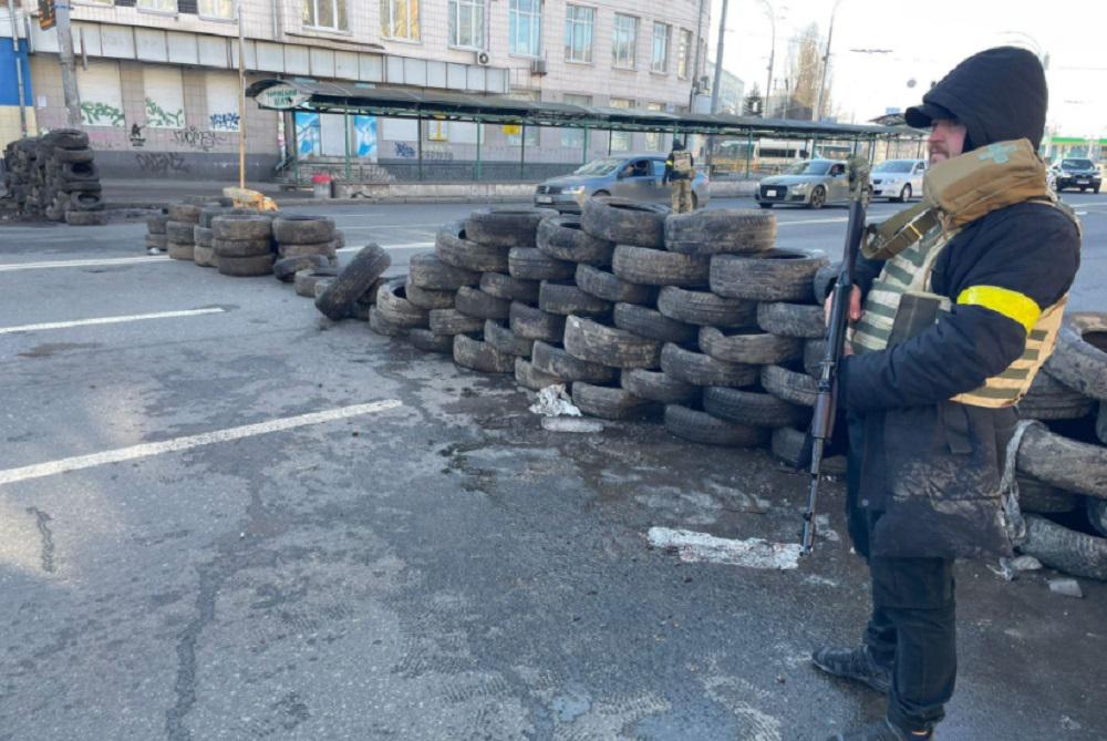 Soldado ucranio en el centro de Kiev -gentileza