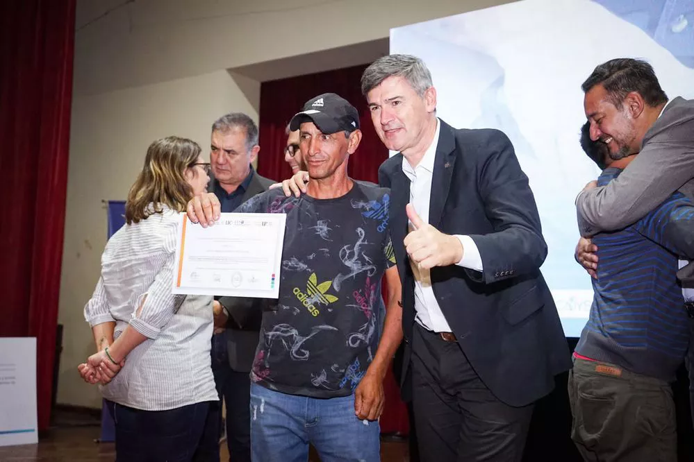 EL OBJETIVO FOTO PASSERINI RECUPERADORES URBANOS CERTIFICADOS