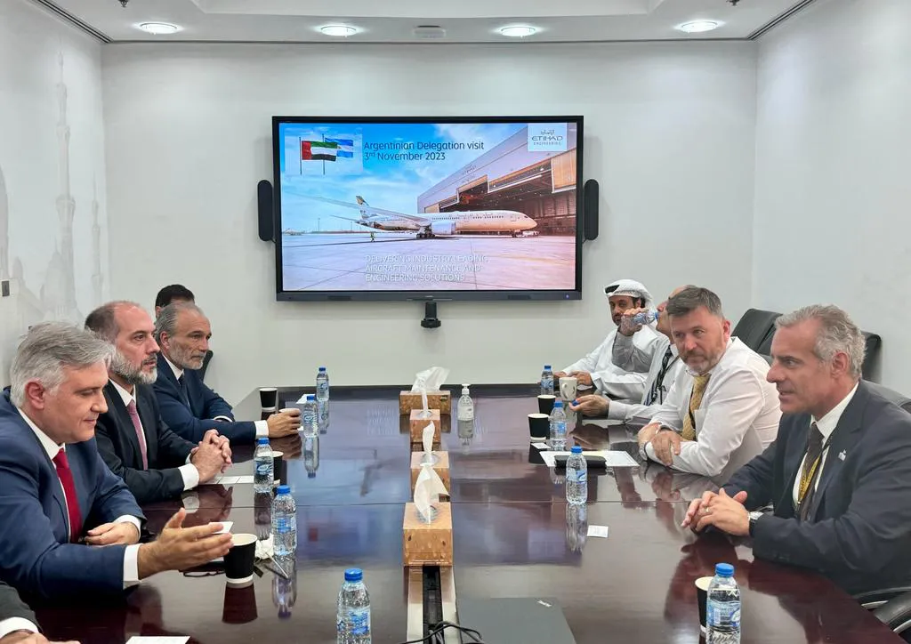 Martín Llaryora en Abu Dabi