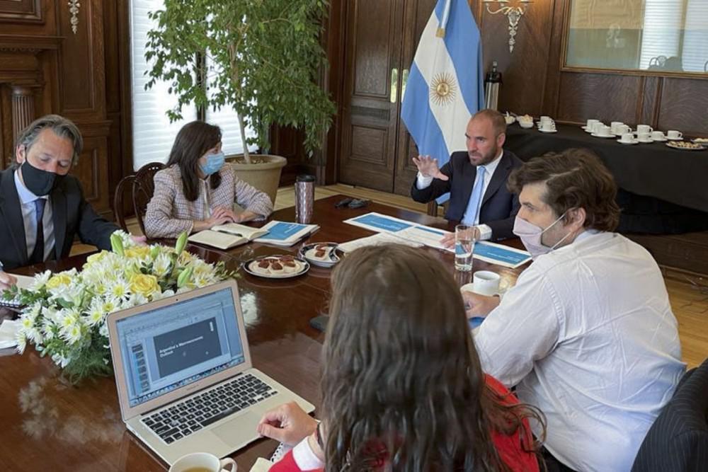 ministro economia guzman