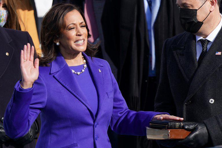 Kamala Harris juró como vicepresidenta de los Estados Unidos