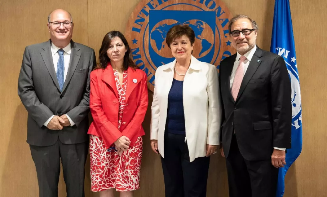 Batakis cara a cara con la titular del FMI 2