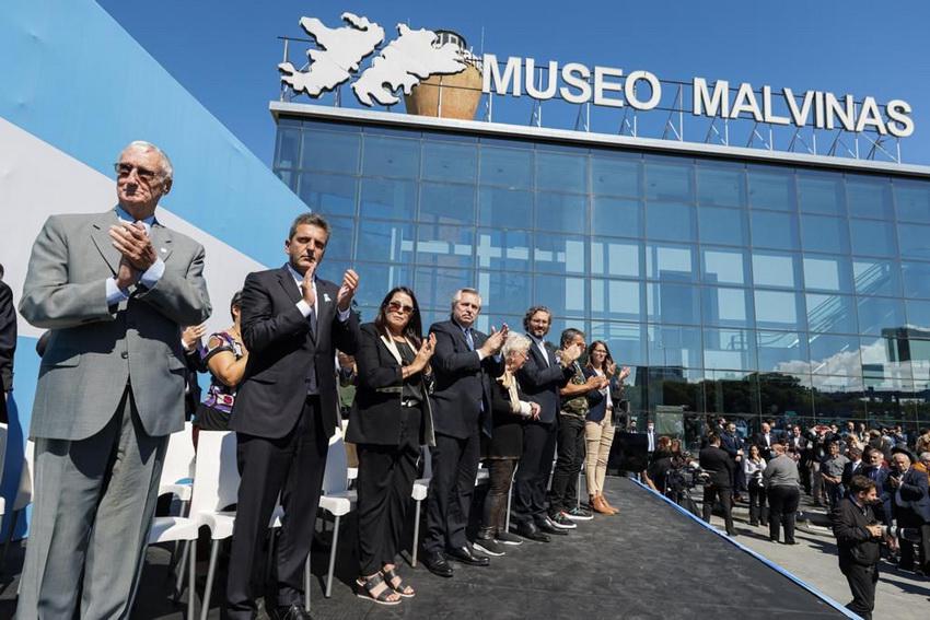 Fernández - acto - malvinas -00