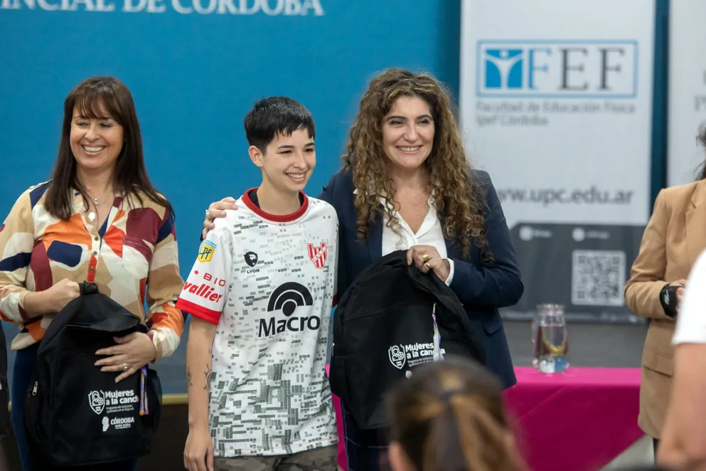 mujeres a la cancha arbitras