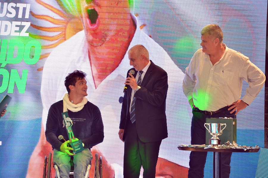 Festejo Gusti Fernández en Bancor  autoridades3