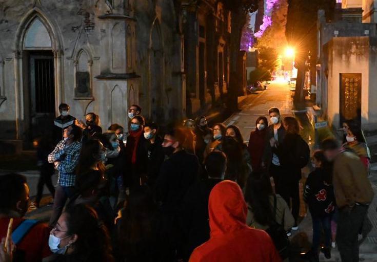 la noche de los cementerios