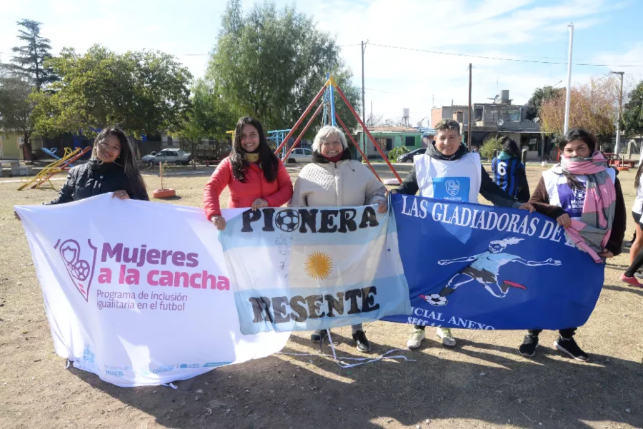 mujeres a la cancha