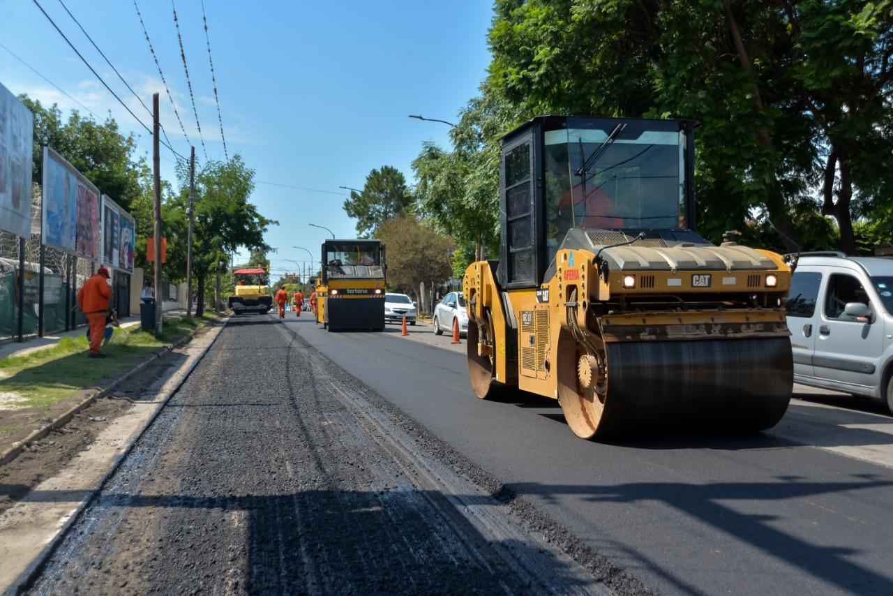 REHABILITAN LA CALZADA DE AVENIDA GAUSS
