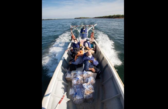 Traslado de urnas lancha
