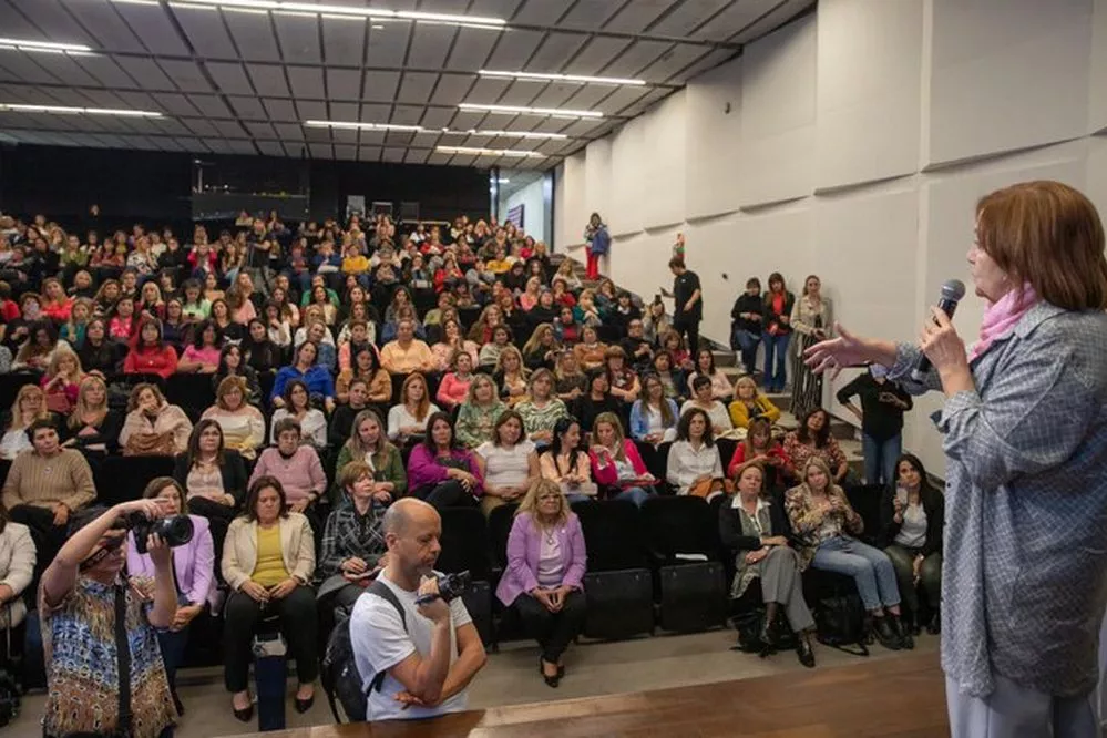 EL OBJETIVO FOTO FORO MUJERES 2