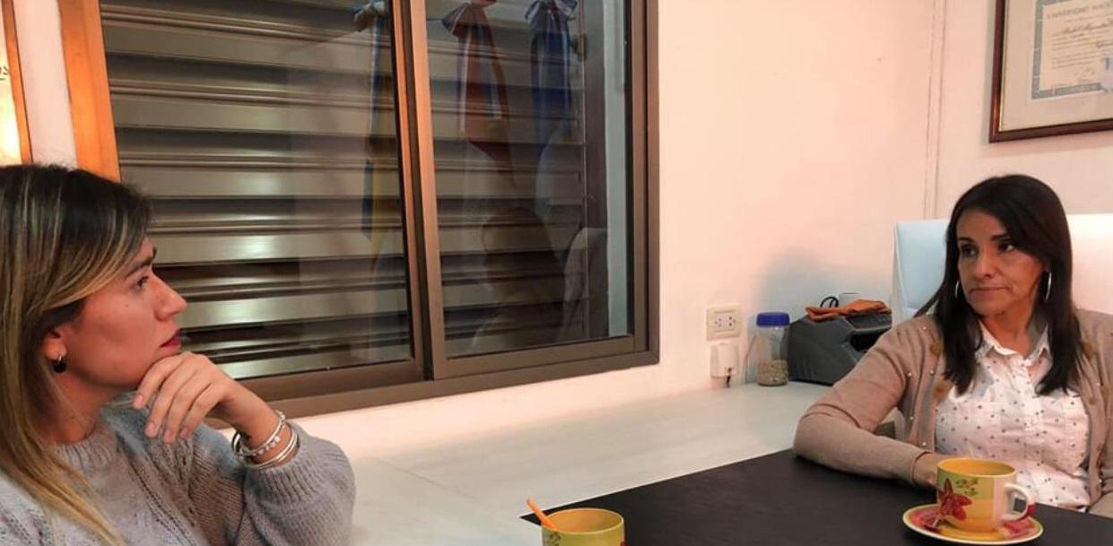 Tania Kyshakevych y intedenta  Mabel Godoy de Quilino 2