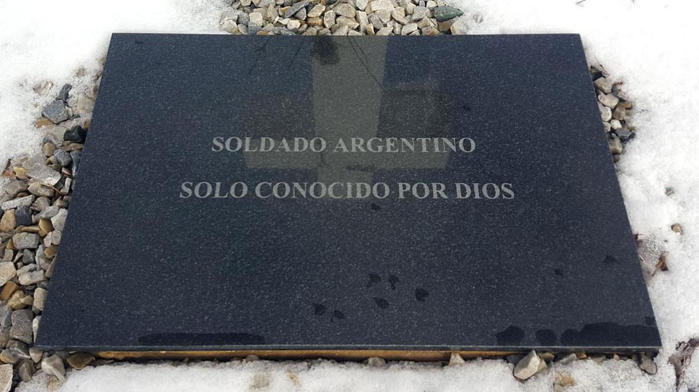 Islas-Malvinas-Cementerio-Darwin-tumba-1920