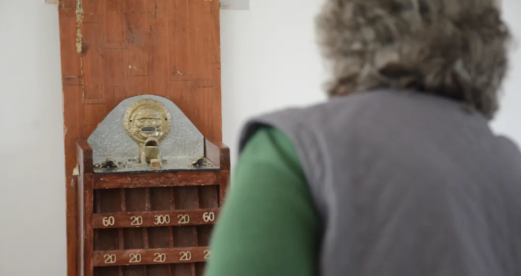 adulto mayor embalse córdoba juega