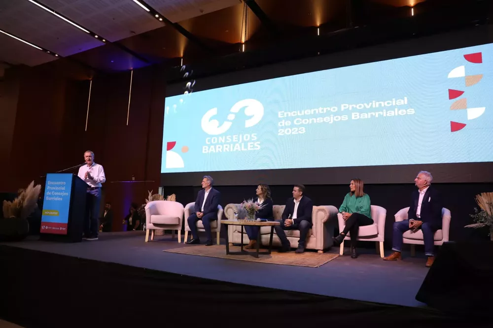 juan schiaretti consejos barriales