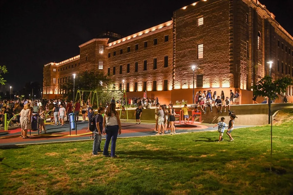 EL OBJETIVO FOTO PASEO GÜEMES 1