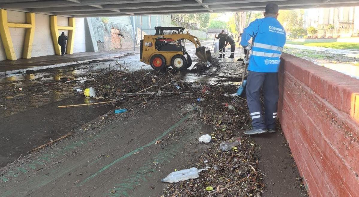 Costanera-limpieza-tormenta-03_ prensa Municipalidad