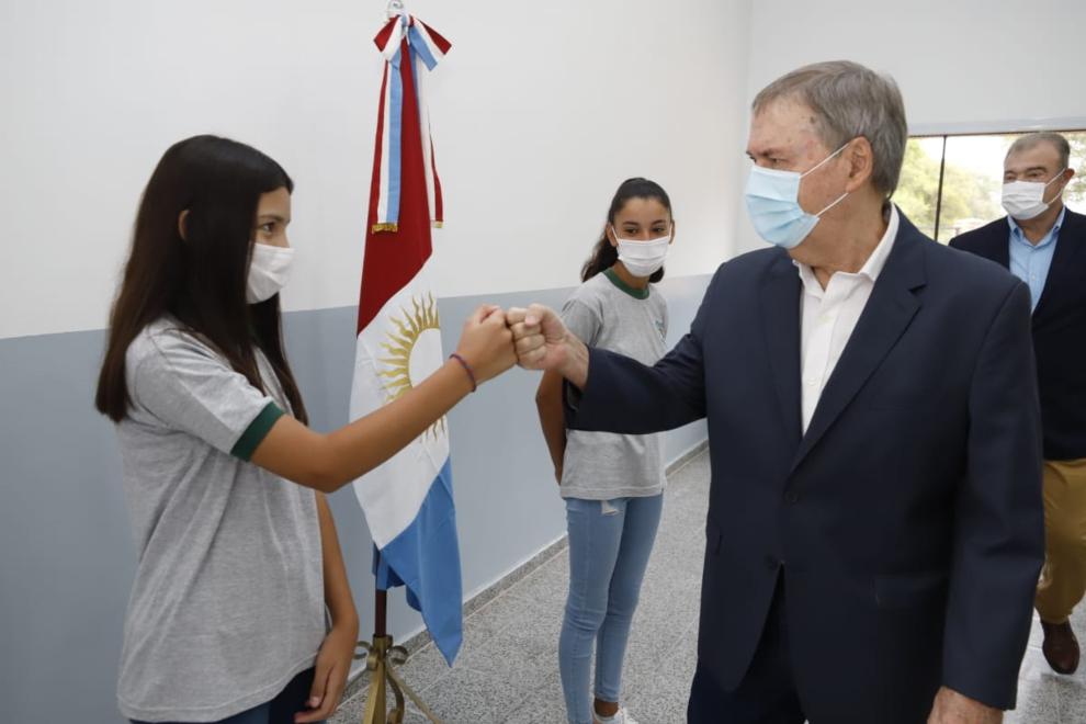 saludo schiaretti con alumna