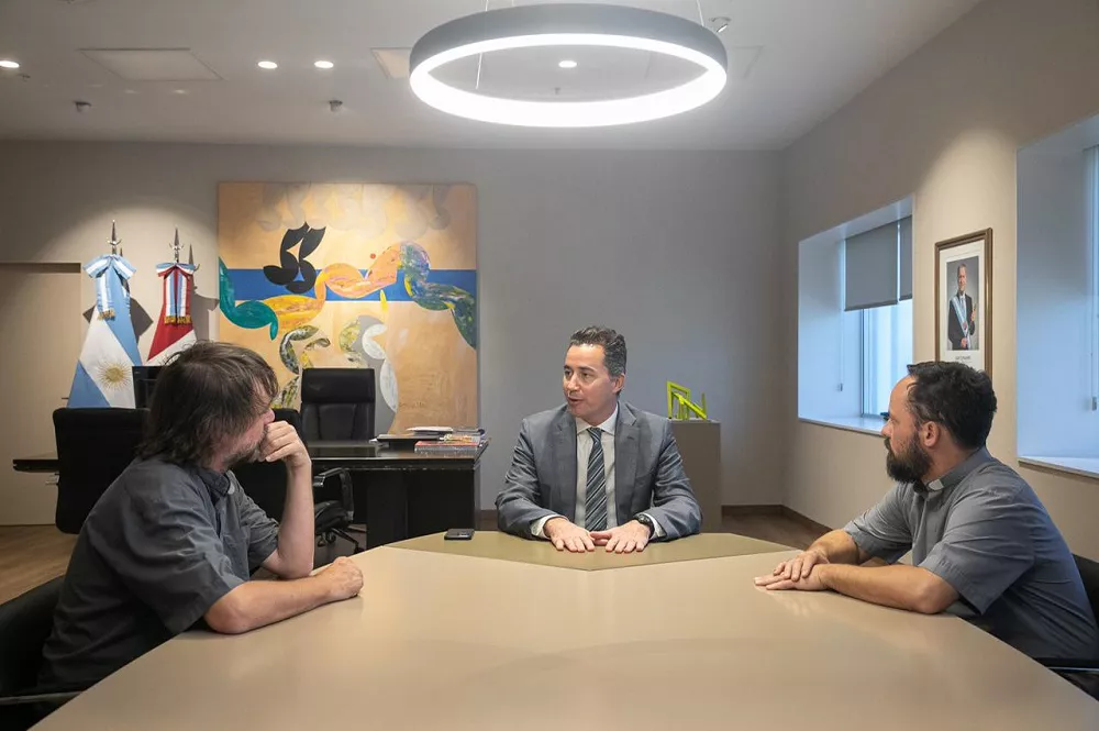 Manuel Calvo recibió al padre “Pepe” Di Paola 2