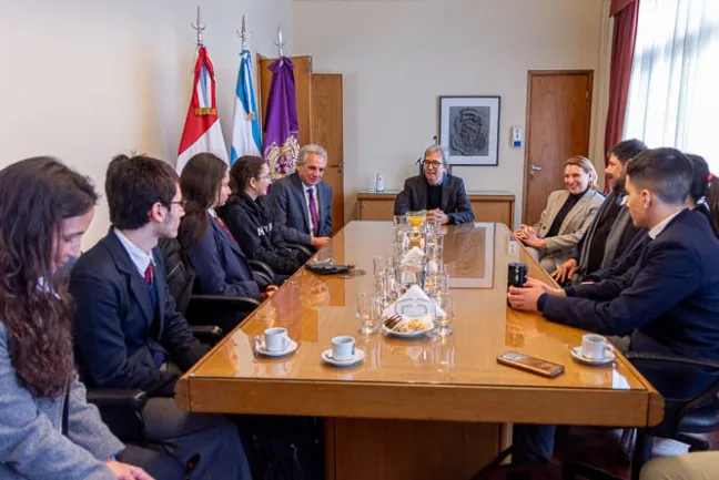 estudiantes del Colegio Monserrat 2