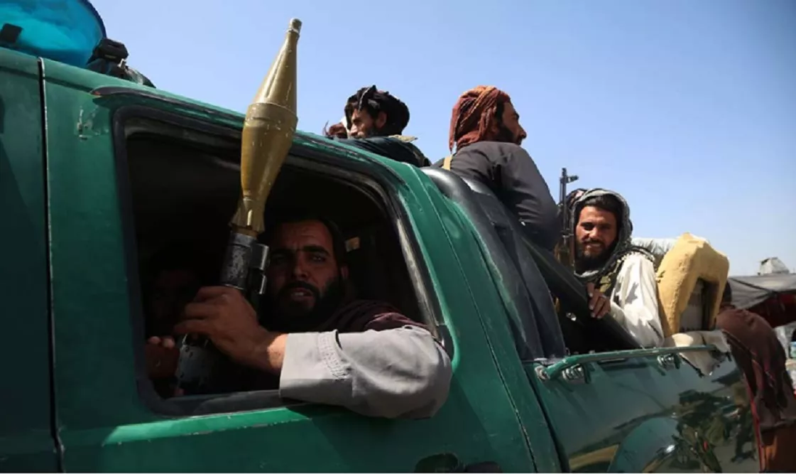 Talibanes armar de EEUU 2