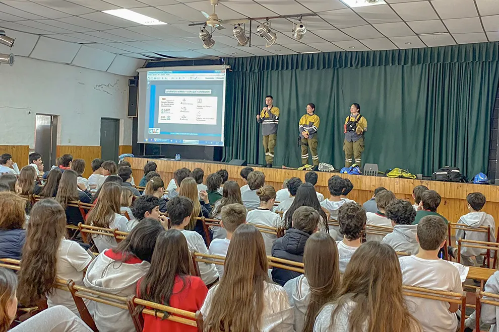 jornada de concientización sobre los incendios en colegios