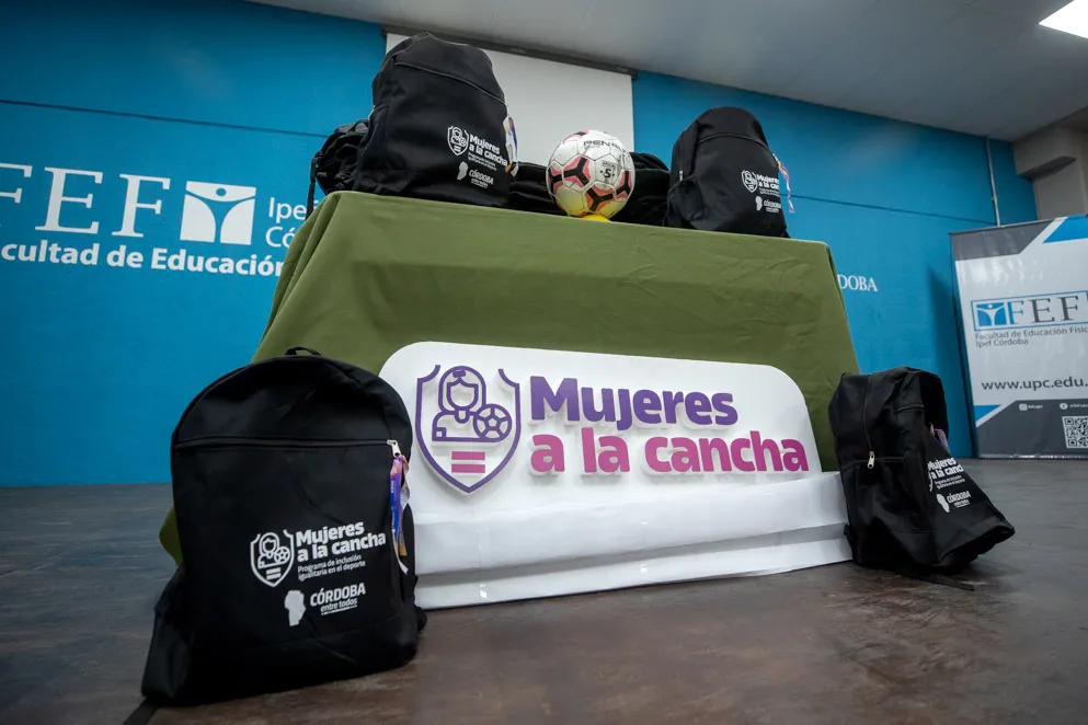 fútbol mujeres a la cancha