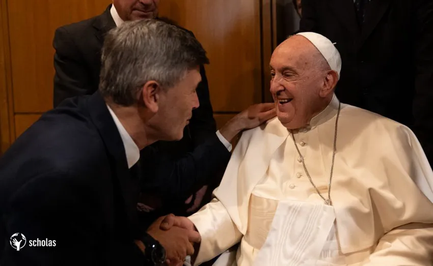 Passerini-con-el-papa-Francisco_ prensa Municipalidad