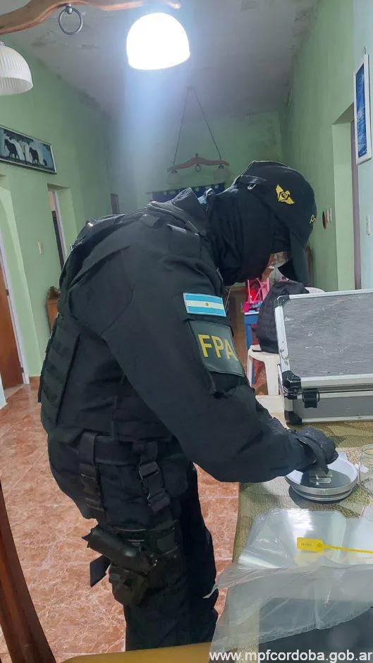 EL OBJETIVO FOTO FPA SAN FRANCISCO PAREJA DETENIDA