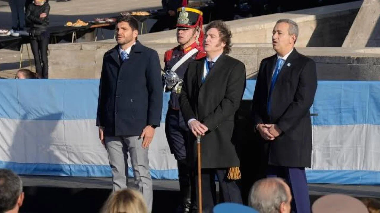 milei-dia de la bandera