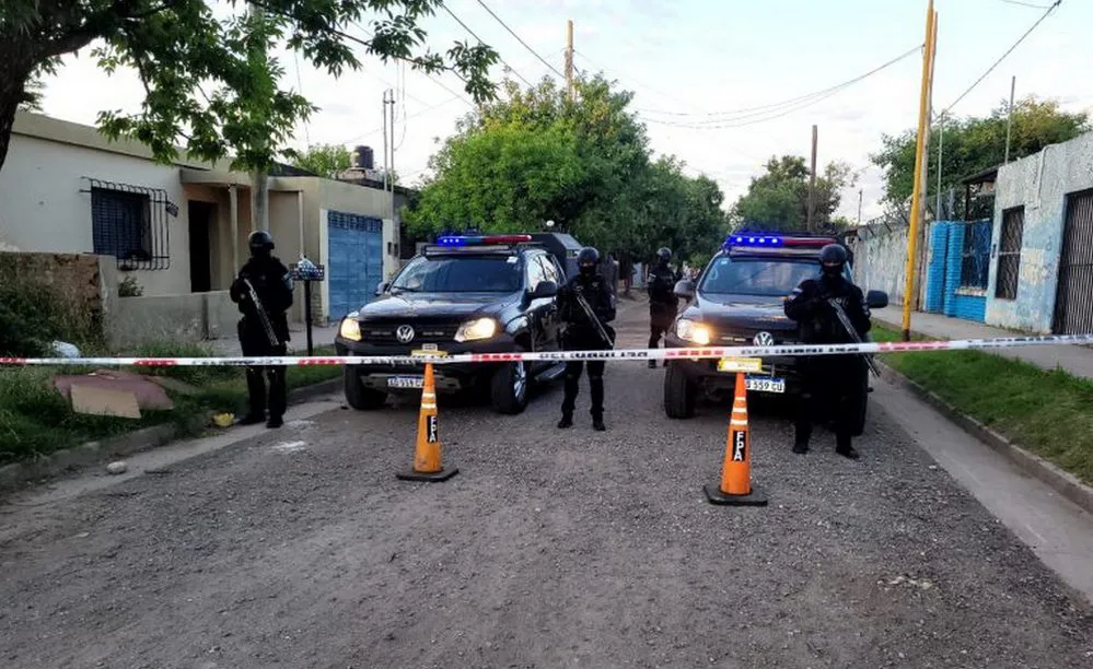 EL OBJETIVO FOTO SAN FRANCISCO FPA DROGAS BANDA BARRIO PARQUE