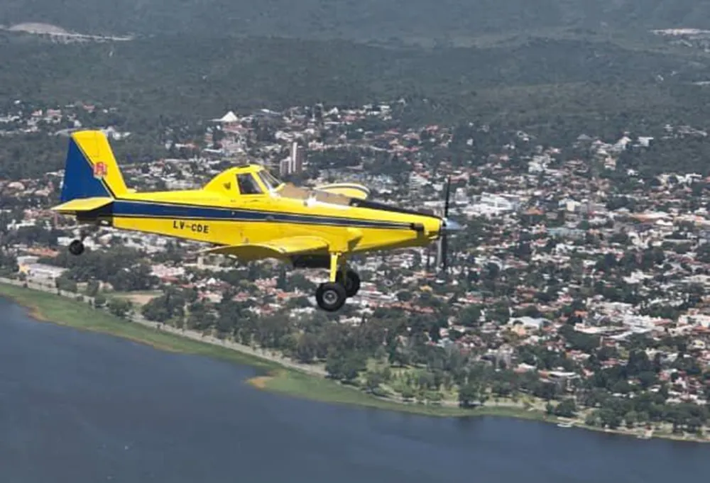 avion hidrante