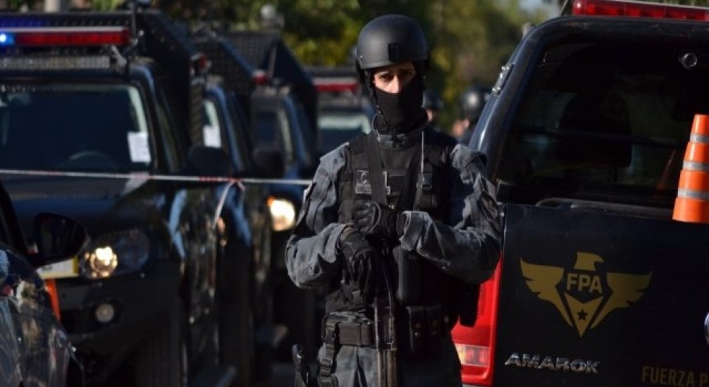 Policia