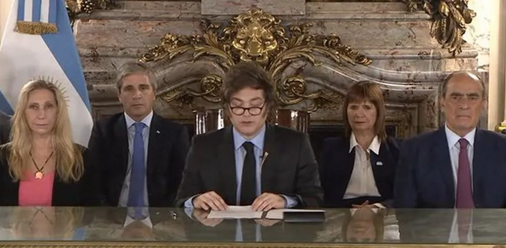 EL OBEJTIVO FOTO MILEI CADENA NACIONAL 110425