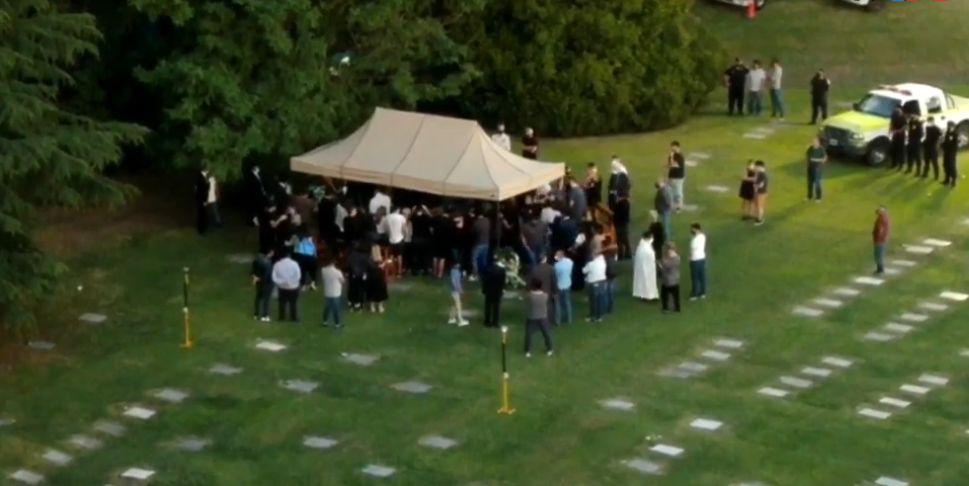 Diego maradona - cementerio de Bella Vista 1_imagen de TV
