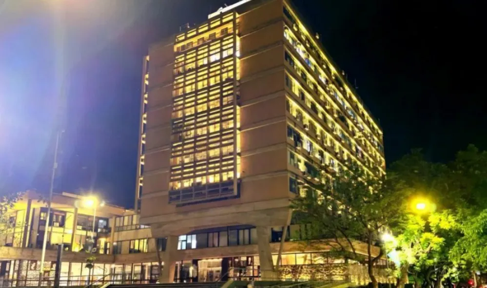 EL OBJETIVO FOTO PALACIO 6 DE JULIO AMARILLO VICTIMAS VIALES