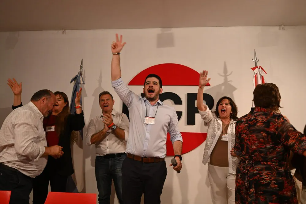 EL OBJETIVO FOTO LEONEL CHIARELLA PRESIDENTE UCR NACIONAL X UCR