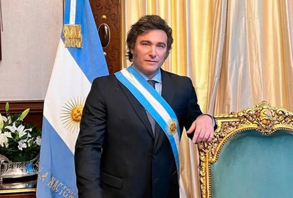 EL OBJETIVO FOTO MILEI NA