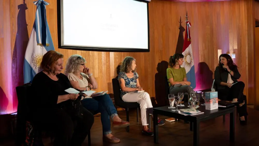 EL OBJETIVO FOTO LEGISLATURA MUJERES LUGARES COMUNES