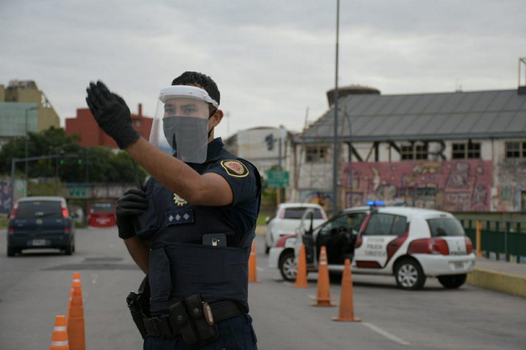 policía