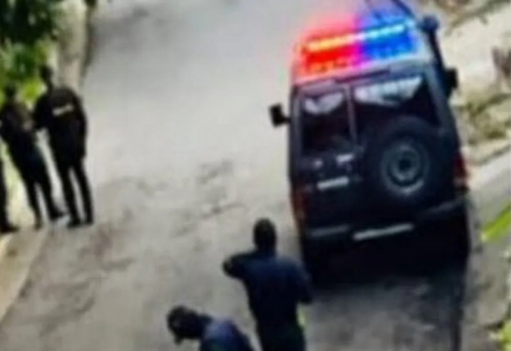 EL OBJETIVO FOTO EMBAJADA ARGENTINA EN CARACAS CHAVISTAS NA