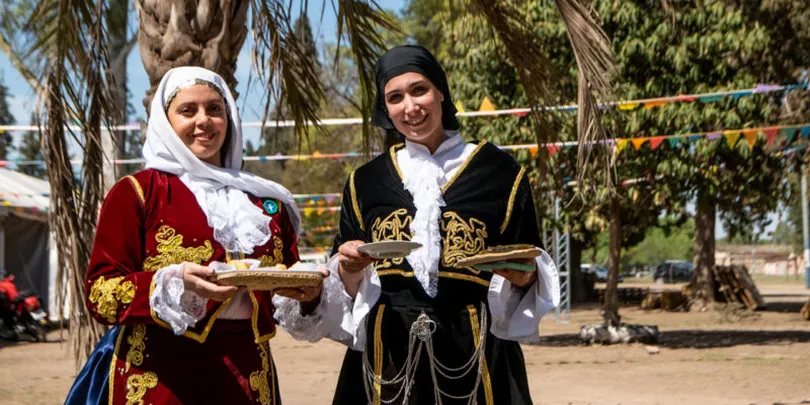 Una-ciudad-todos-los-pueblos-colectividades_ prensa Municipalidad