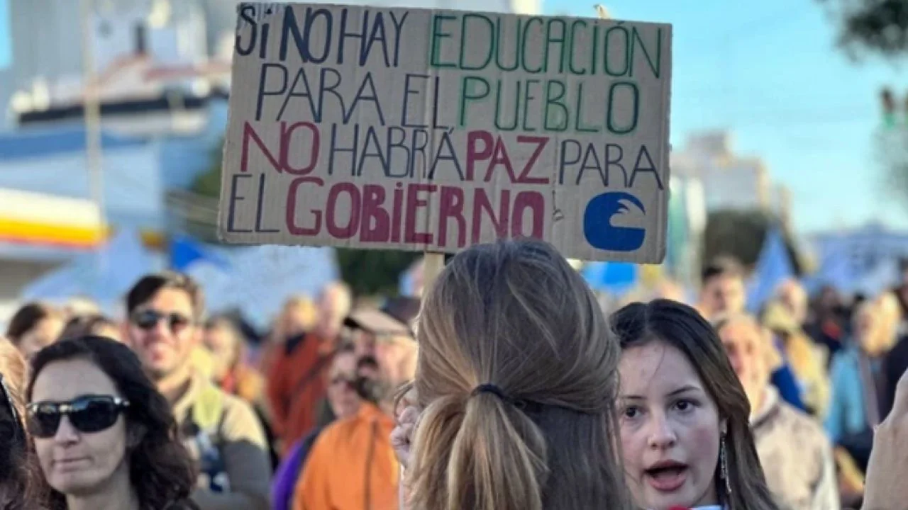 los-carteles-en-la-marcha-de-las-universidades-1790666