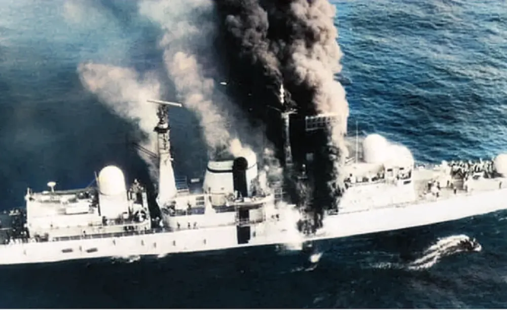 HMS Sheffield fue hundido por el impacto de un misil Exocet