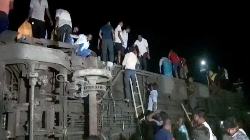accidente-ferroviario-india_ NA