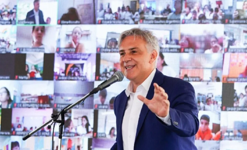 Llaryora inauguró el ciclo lectivo 2025 1