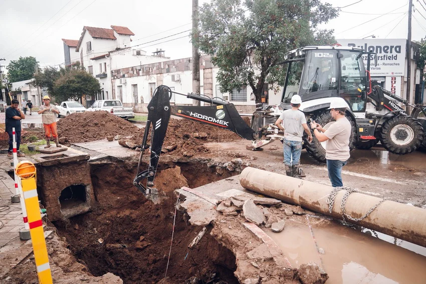socavón-velez-sarsfield-Pastor-Taboada_ prensa Municipalidad