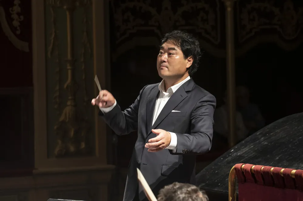 EL OBJETIVO FOTO CBA CULTURA AGENDA Orquesta-Sinfonica-de-Cordoba-mtro-Jongwhi-Vakh