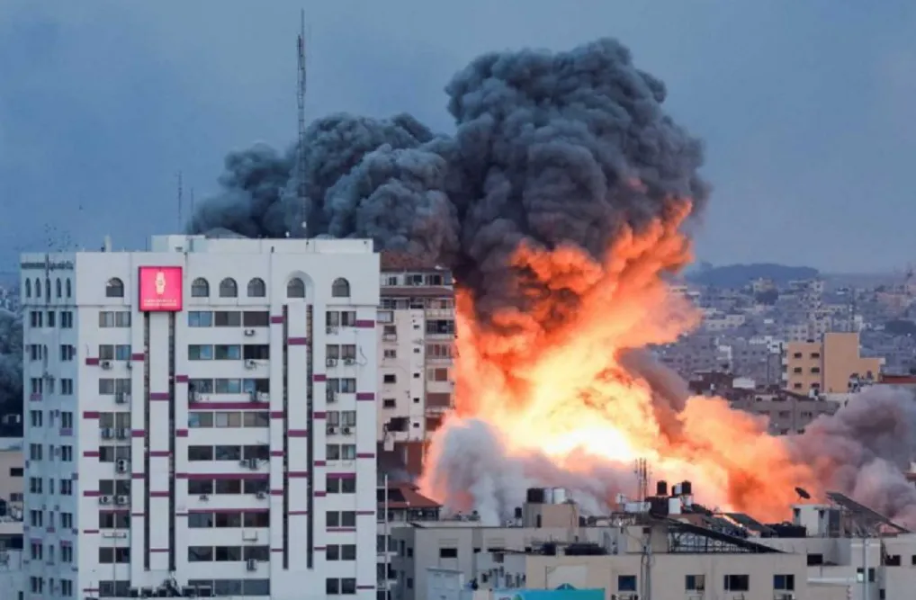 Israel Guerra bombardeo