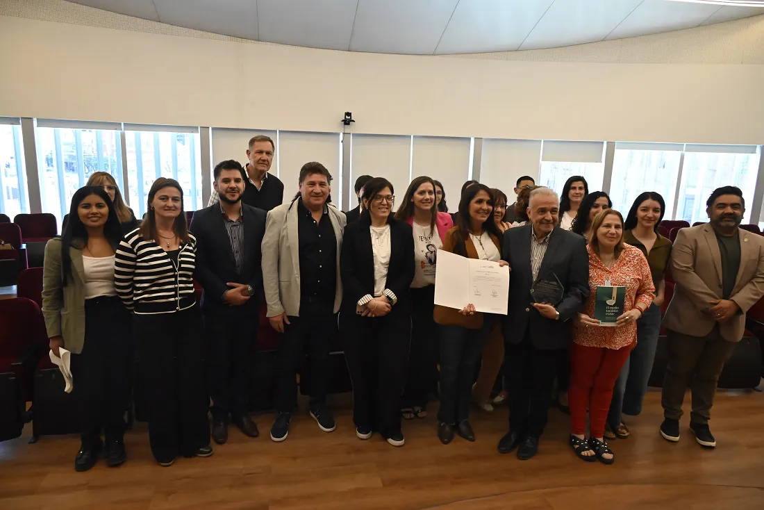 el medio también existe